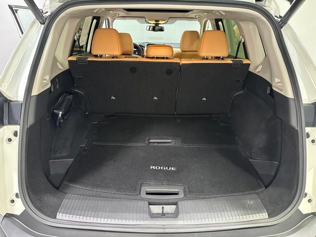 Used 2023 Nissan Rogue Platinum AWD/4WD image 28