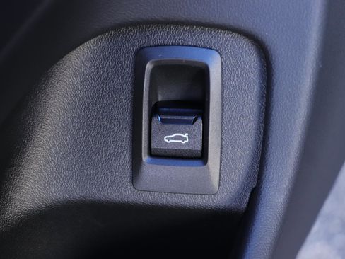 Used 2025 BMW 530i w/ Executive Package image 26