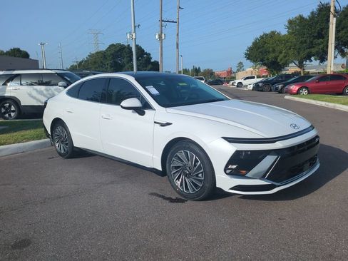 New 2026 Hyundai Sonata SEL FWD image 2