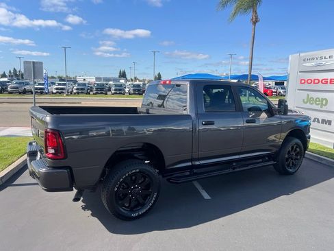 Used 2025 RAM 2500 Big Horn AWD/4WD image 18