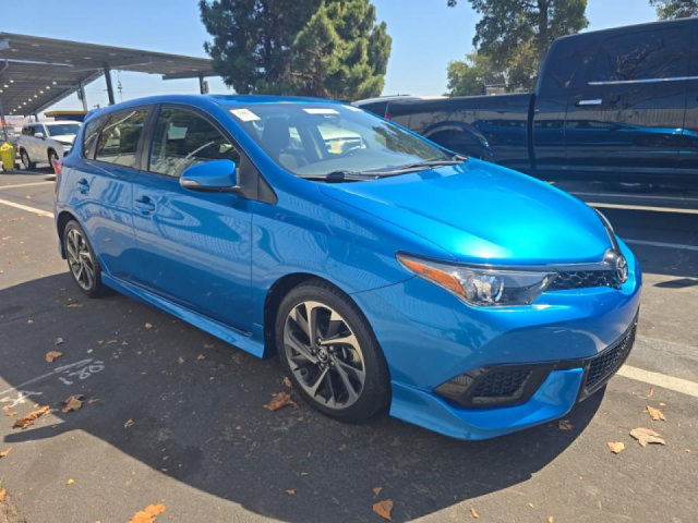 Used 2018 Toyota Corolla iM w/ Protection Package FWD image 3