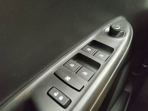 Used 2019 Chevrolet Spark LT image 27