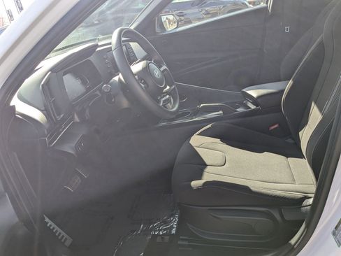 Certified 2025 Hyundai Elantra Sport image 17