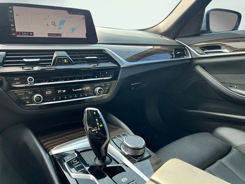 Used 2019 BMW 530i RWD image 45