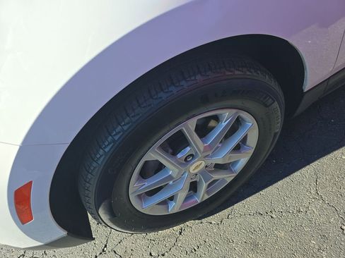 Used 2024 Chevrolet Equinox LT image 8