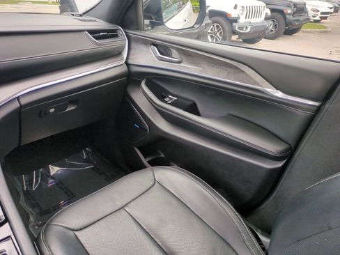 Certified 2021 Jeep Grand Cherokee L Overland image 18