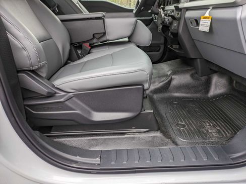 New 2024 Ford F550 4x4 Regular Cab Super Duty image 32