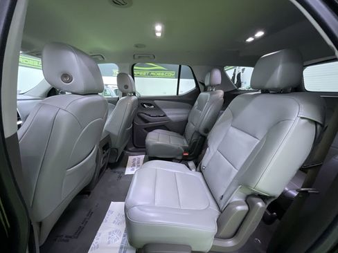 Used 2021 Chevrolet Traverse LT w/ LT Premium Package image 26