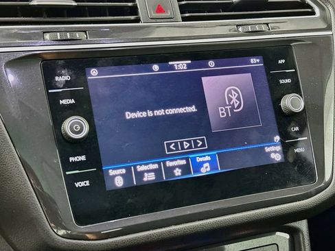 Used 2024 Volkswagen Tiguan SE w/ Panoramic Sunroof Package FWD image 13
