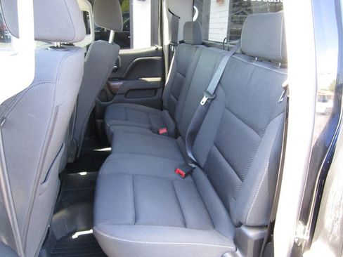 Used 2019 GMC Sierra 1500 SLE w/ SLE Value Package image 10