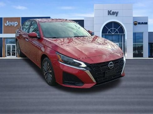 Used 2023 Nissan Altima 2.5 SV AWD/4WD image 8