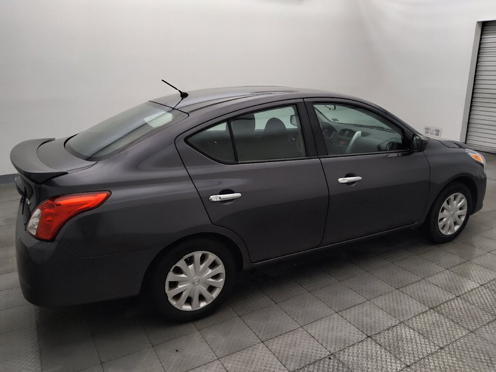 Used 2015 Nissan Versa SV FWD image 10