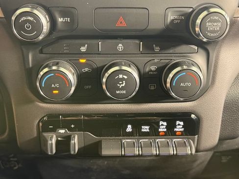 Used 2021 RAM 1500 Big Horn AWD/4WD image 30