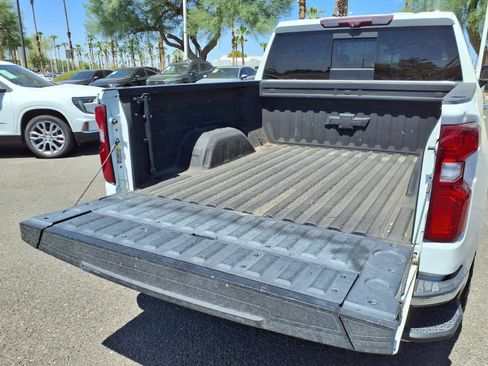 Used 2022 Chevrolet Silverado 1500 LTZ w/ Technology Package AWD/4WD image 7