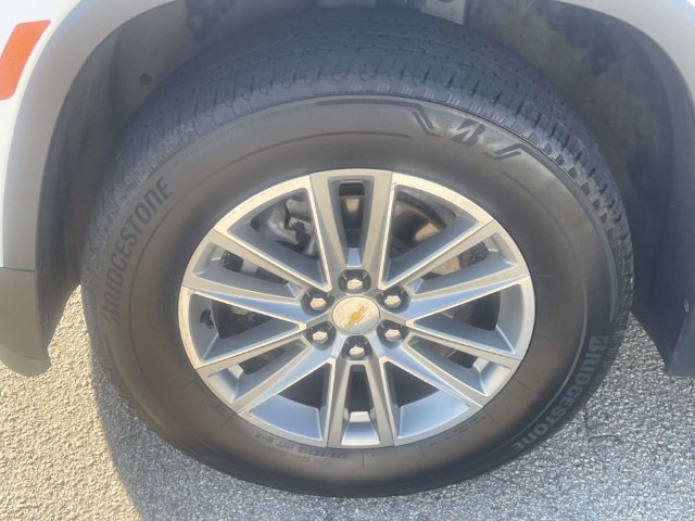 Used 2023 Chevrolet Traverse LT FWD image 11