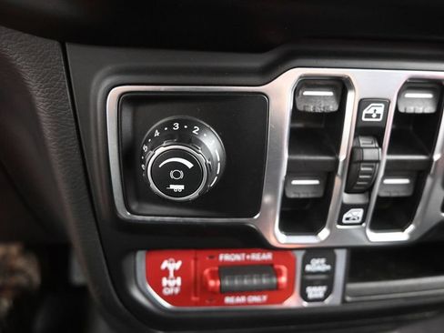 Used 2022 Jeep Gladiator Rubicon w/ LED Lighting Group AWD/4WD image 38