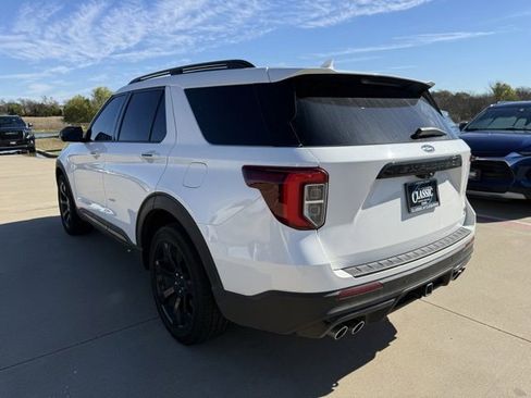 Used 2020 Ford Explorer ST w/ ST Street Pack image 5