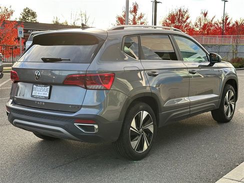 Used 2024 Volkswagen Taos SE image 5