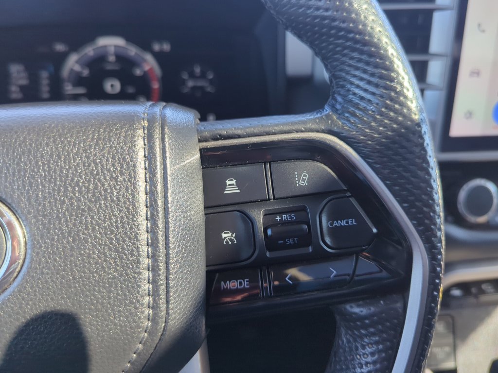 Used 2024 Toyota Tundra Limited AWD/4WD image 32