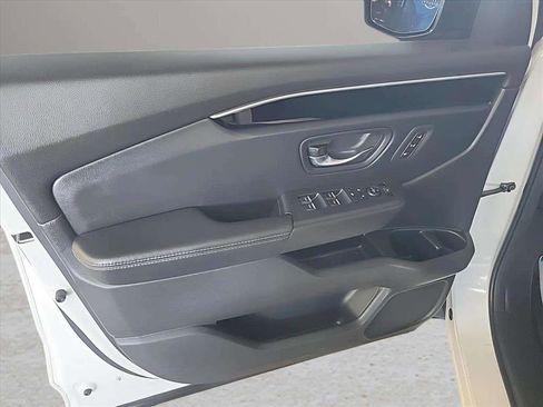 Used 2024 Honda Pilot Touring image 18