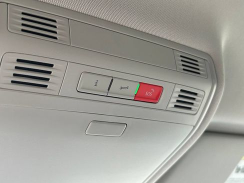 New 2026 Volkswagen Taos SE FWD image 53