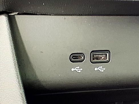 Used 2024 Buick Encore GX Avenir image 21