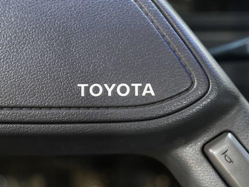 Used 1988 Toyota Pickup Deluxe image 31