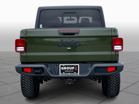 Used 2023 Jeep Gladiator Sport image 4