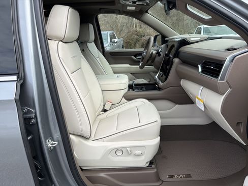New 2026 GMC Yukon XL Denali image 16
