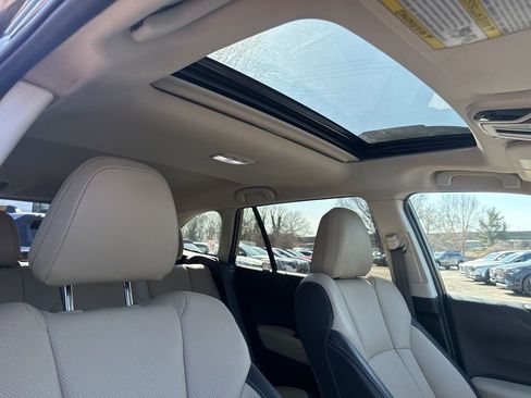 Used 2023 Subaru Outback Limited image 32