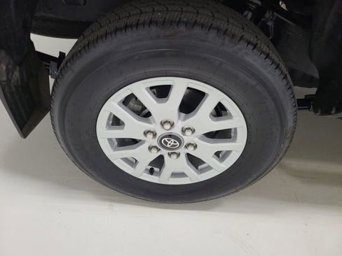 Certified 2024 Toyota Tacoma SR AWD/4WD image 35