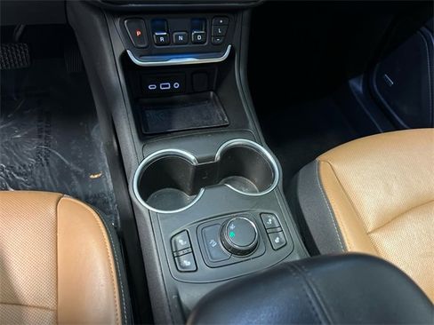 Used 2019 GMC Terrain SLT w/ Preferred Package image 28