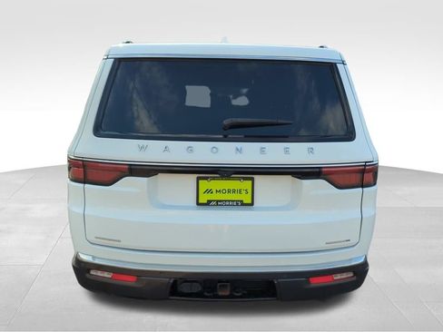 Used 2022 Jeep Wagoneer Series II AWD/4WD image 5