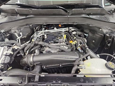Used 2025 Ford Explorer Active w/ Active Comfort Package image 18