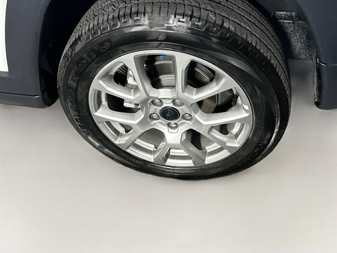 Used 2025 Jeep Compass Limited image 11