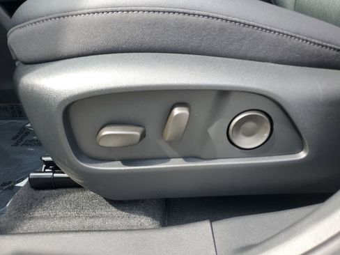 New 2026 Chevrolet Equinox LT w/ Convenience Package II FWD image 21