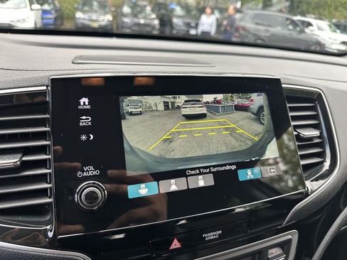Certified 2020 Honda Pilot Touring image 19