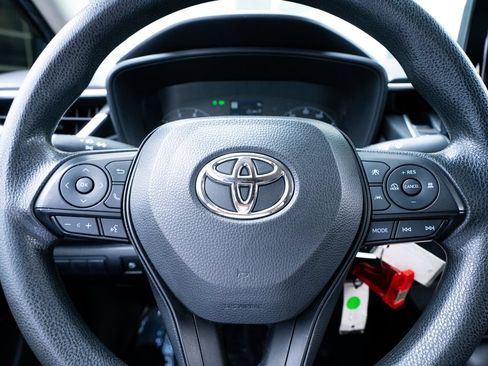 Used 2023 Toyota Corolla LE FWD image 28