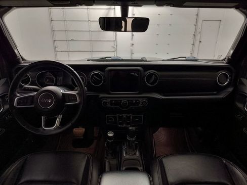 Used 2018 Jeep Wrangler Unlimited Sahara AWD/4WD image 13