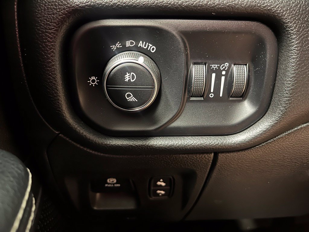 Used 2023 RAM 1500 Laramie AWD/4WD image 24