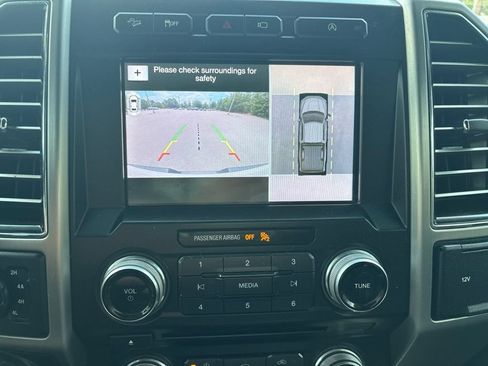 Used 2018 Ford F150 Platinum w/ Equipment Group 701A Luxury AWD/4WD image 19