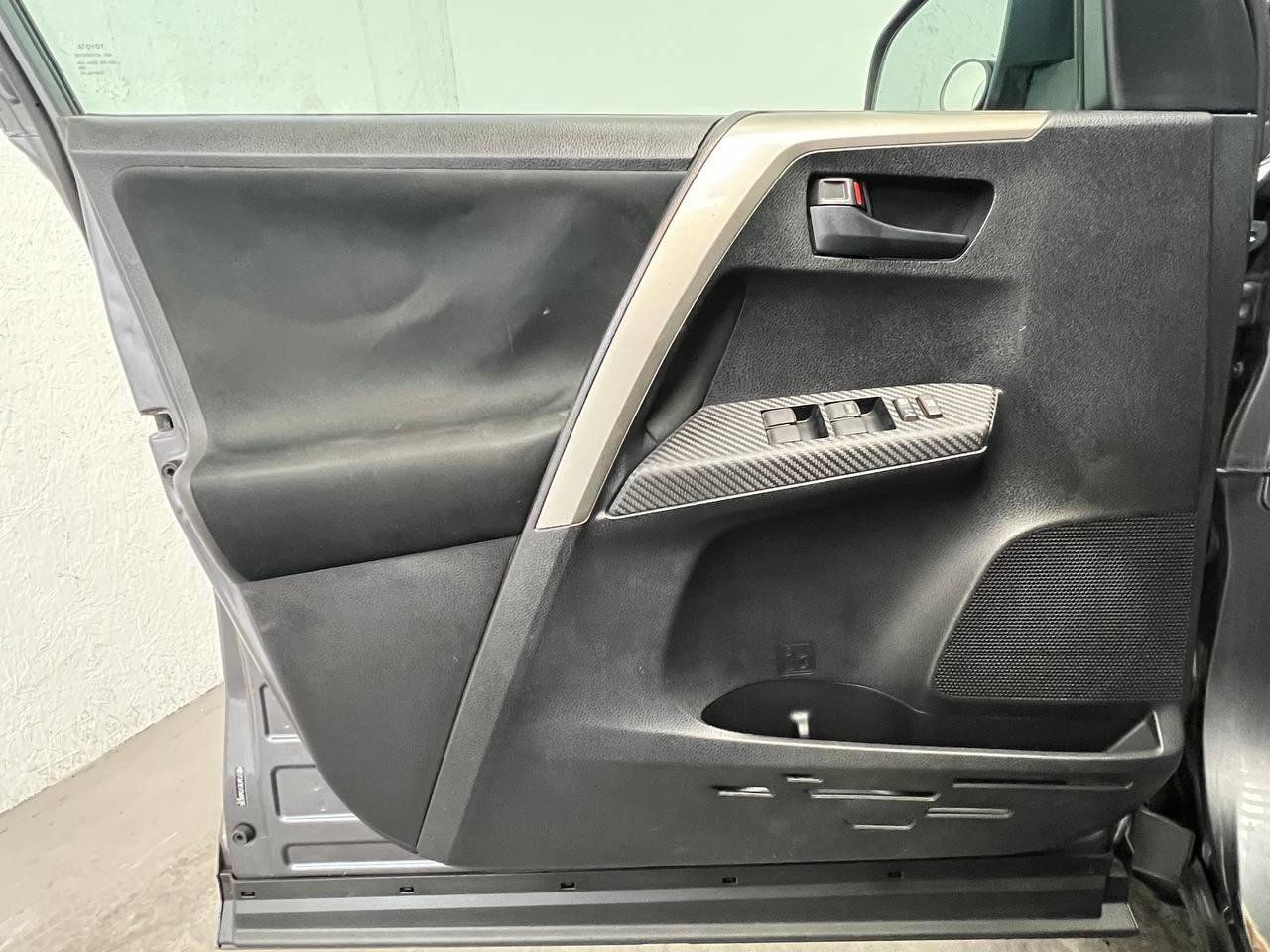 Used 2013 Toyota RAV4 XLE FWD image 7