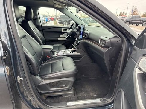 Used 2023 Ford Explorer Limited w/ Limited Technology Package image 9