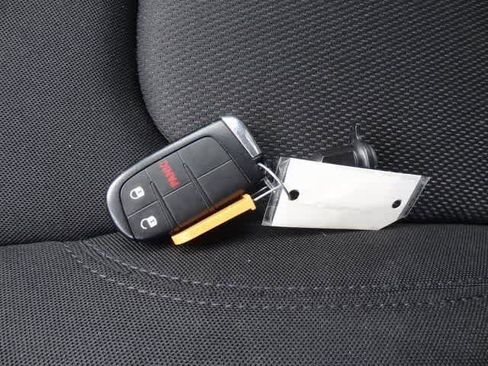 Used 2023 Jeep Renegade Latitude image 32