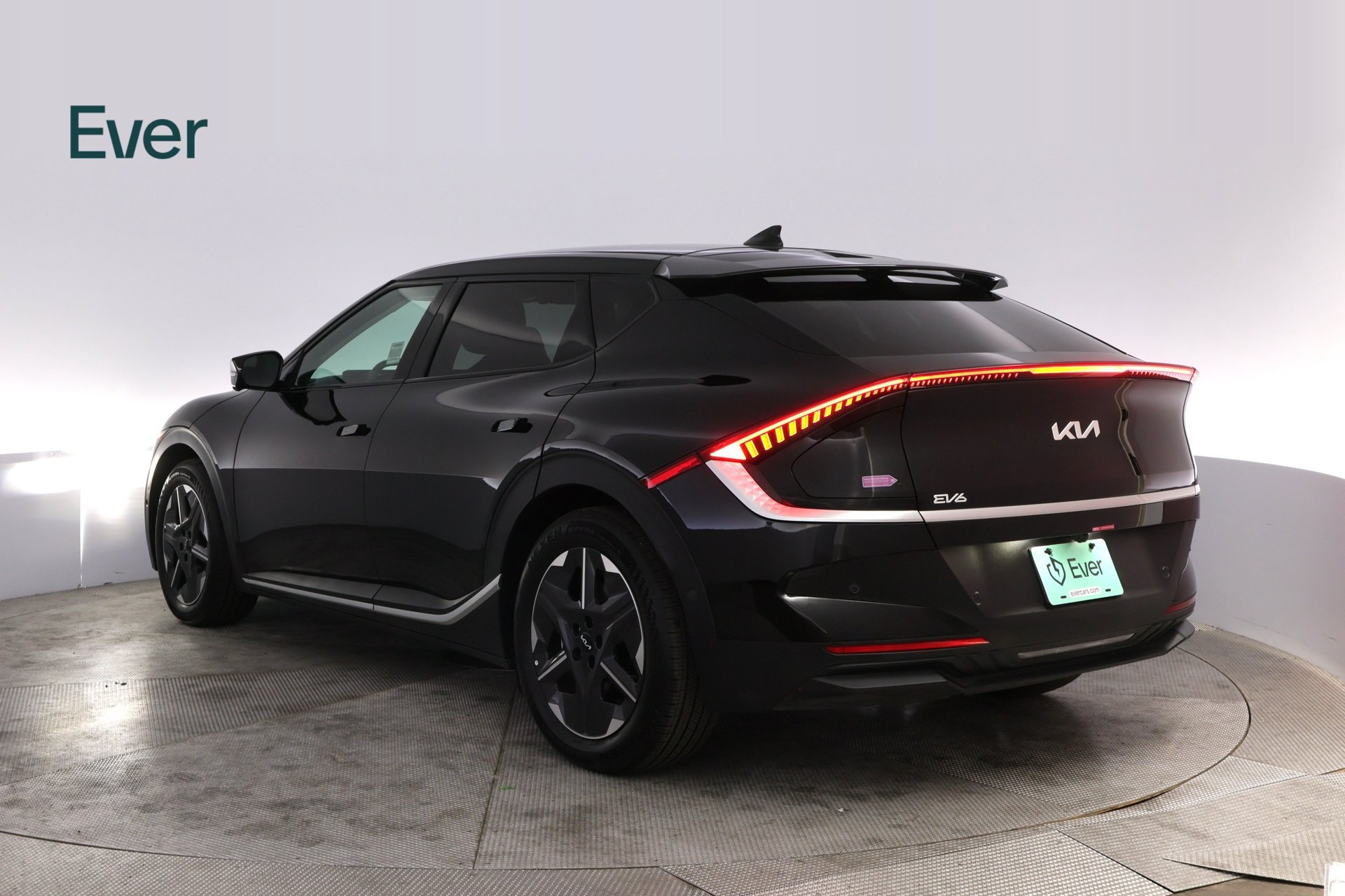 Used 2025 Kia EV6 Light w/ Light LR Technology Package RWD image 17