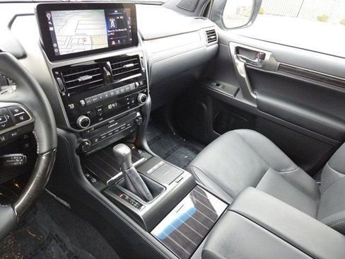Used 2023 Lexus GX 460 Luxury image 34