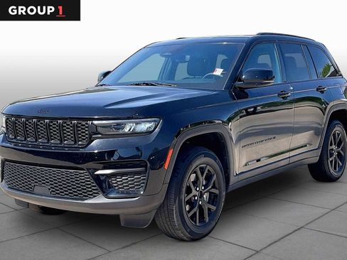 Used 2024 Jeep Grand Cherokee Altitude AWD/4WD image 1