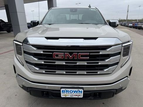 New 2026 GMC Sierra 1500 SLE w/ Preferred Package image 3