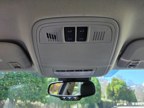 Used 2017 Buick Regal Sport Touring image 26