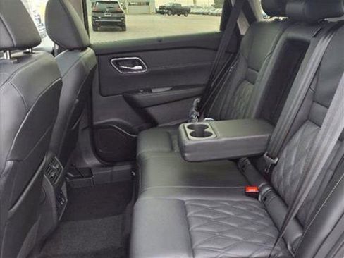 New 2025 Nissan Rogue Platinum w/ Tech Package image 25